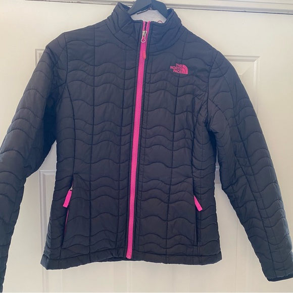 The North Face Black Jacket with Pink Accents Size~ medium - Picture 1 of 3